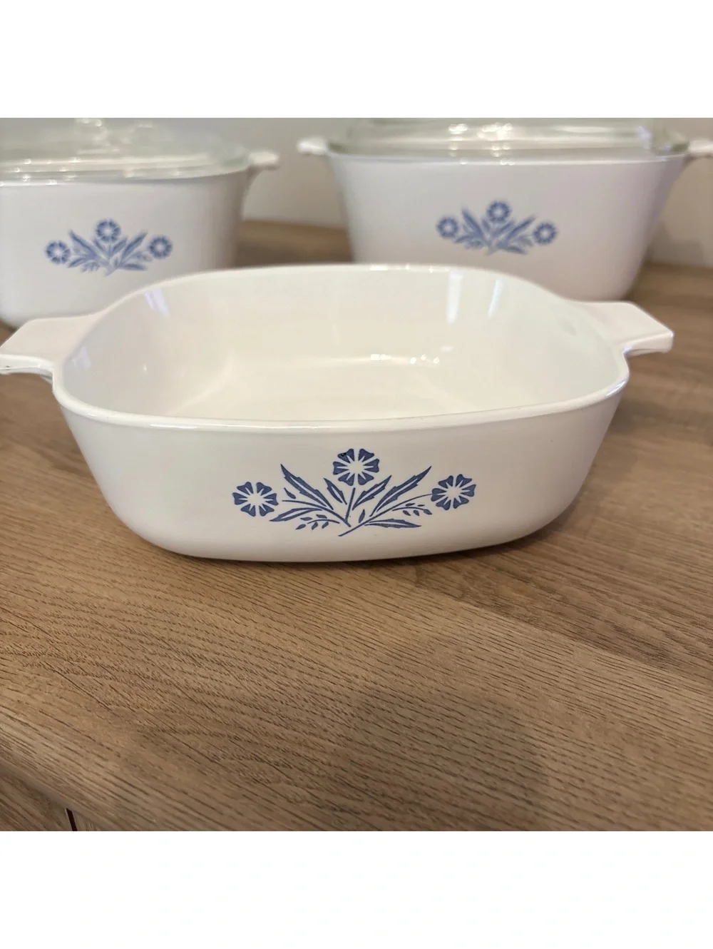 Lot of 3Corning ware Blue cornflower, 1Qt, 2.5Qt & 1 3/4 with lids